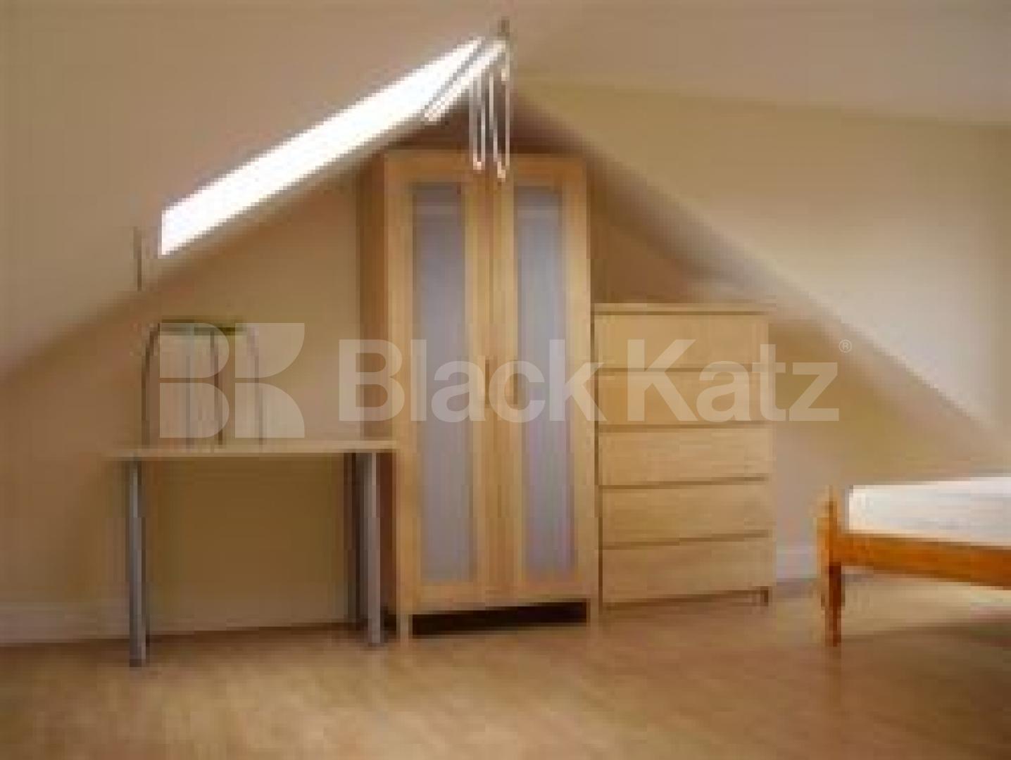 			5 Bedroom, 1 bath, 1 reception Flat			 Farleigh Road, STOKE NEWINGTON N16